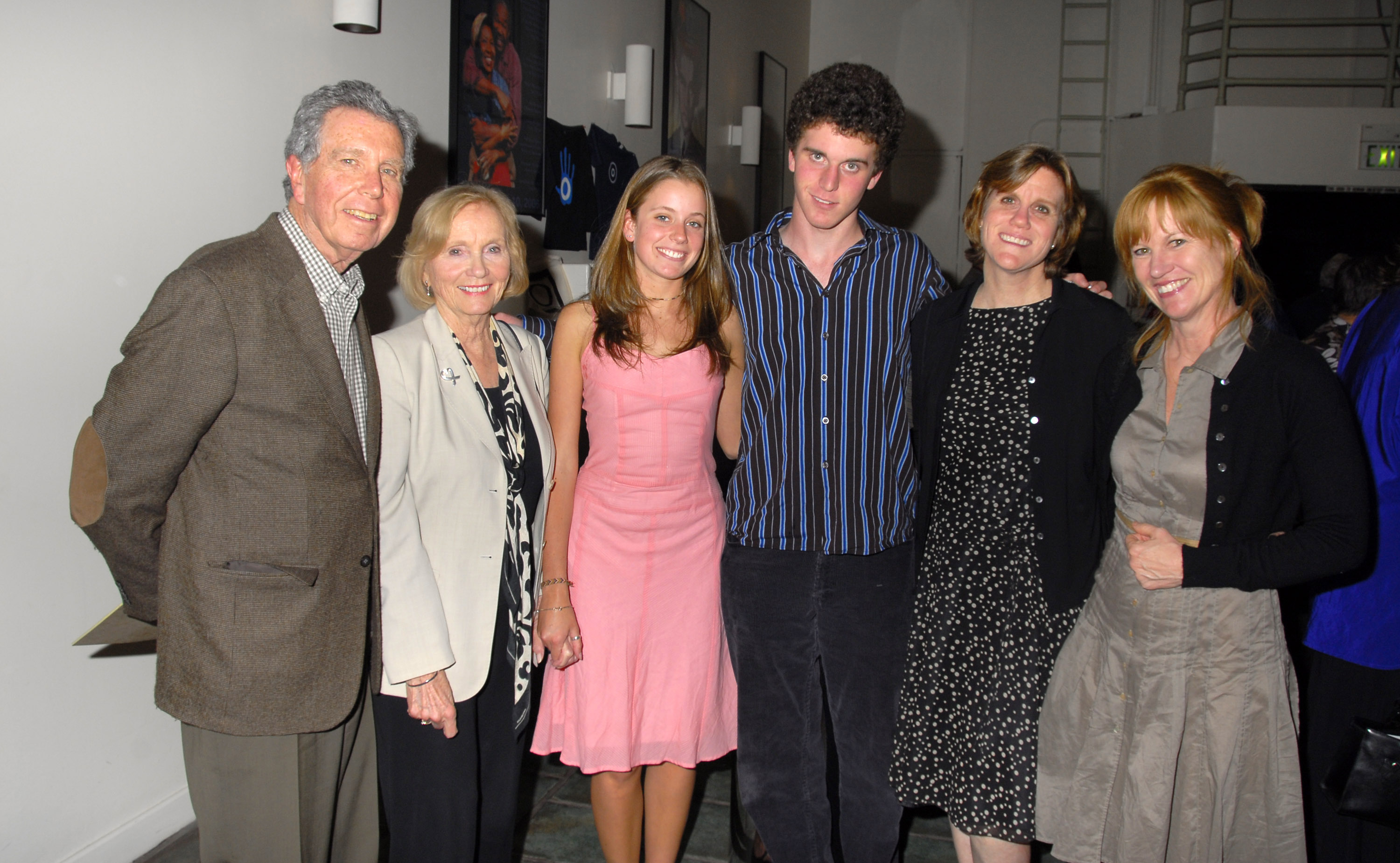 Jeffrey Hayden and Eva Marie Saint with their family at the opening night of "Desire Under The Elms" in 2007 | Source: Getty Images