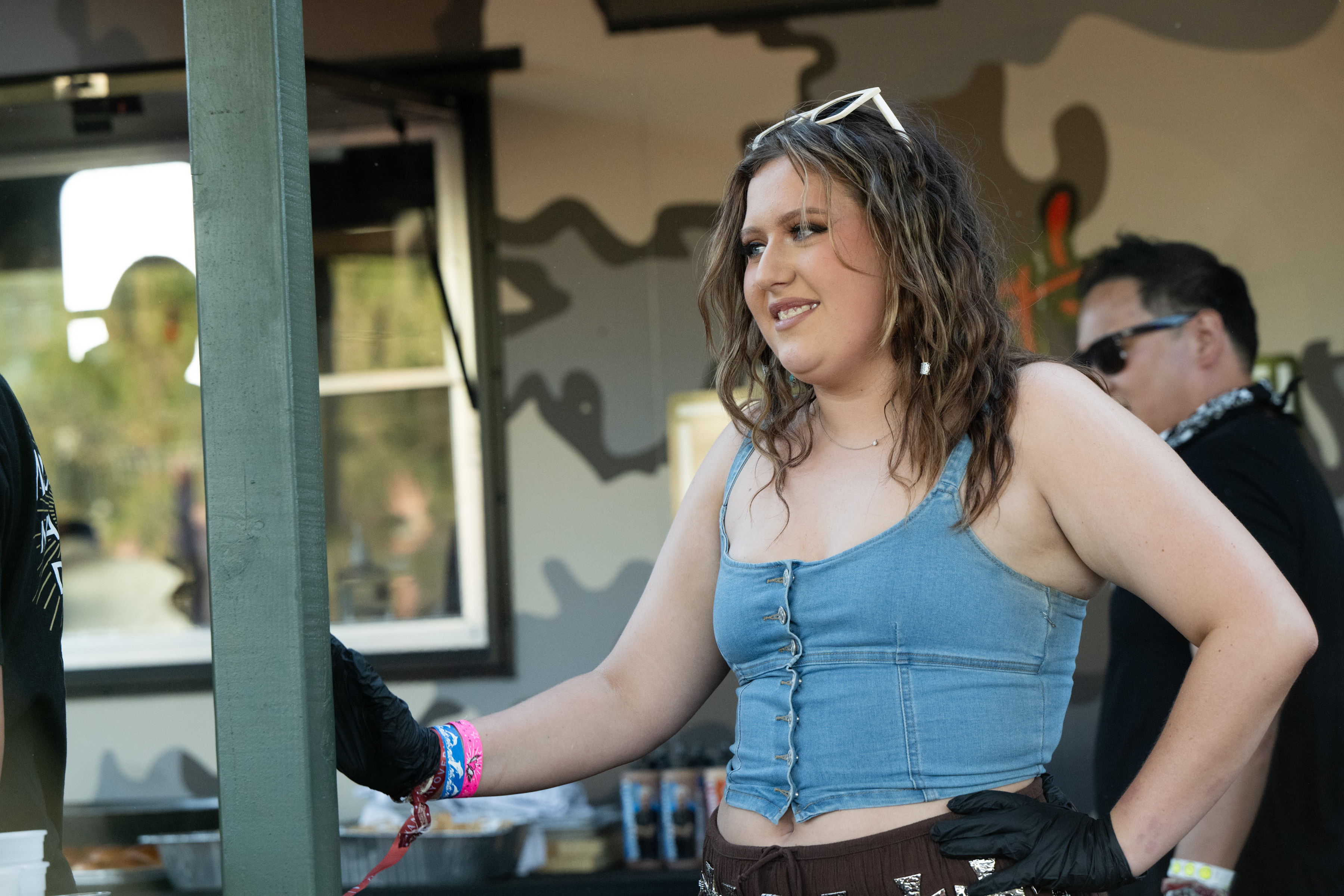 Bailee Ann DeFord at Guy Fieri's Smokehouse on Day 1 of Stagecoach Festival on April 26, 2024, in Indio, California. | Source: Getty Images