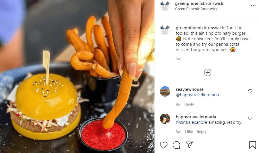 An image of the panna cotta dessert burger from the Green Phoenix Brunswick café on April 8, 2021 | Photo: Instagram/@greenphoenixbrunswick