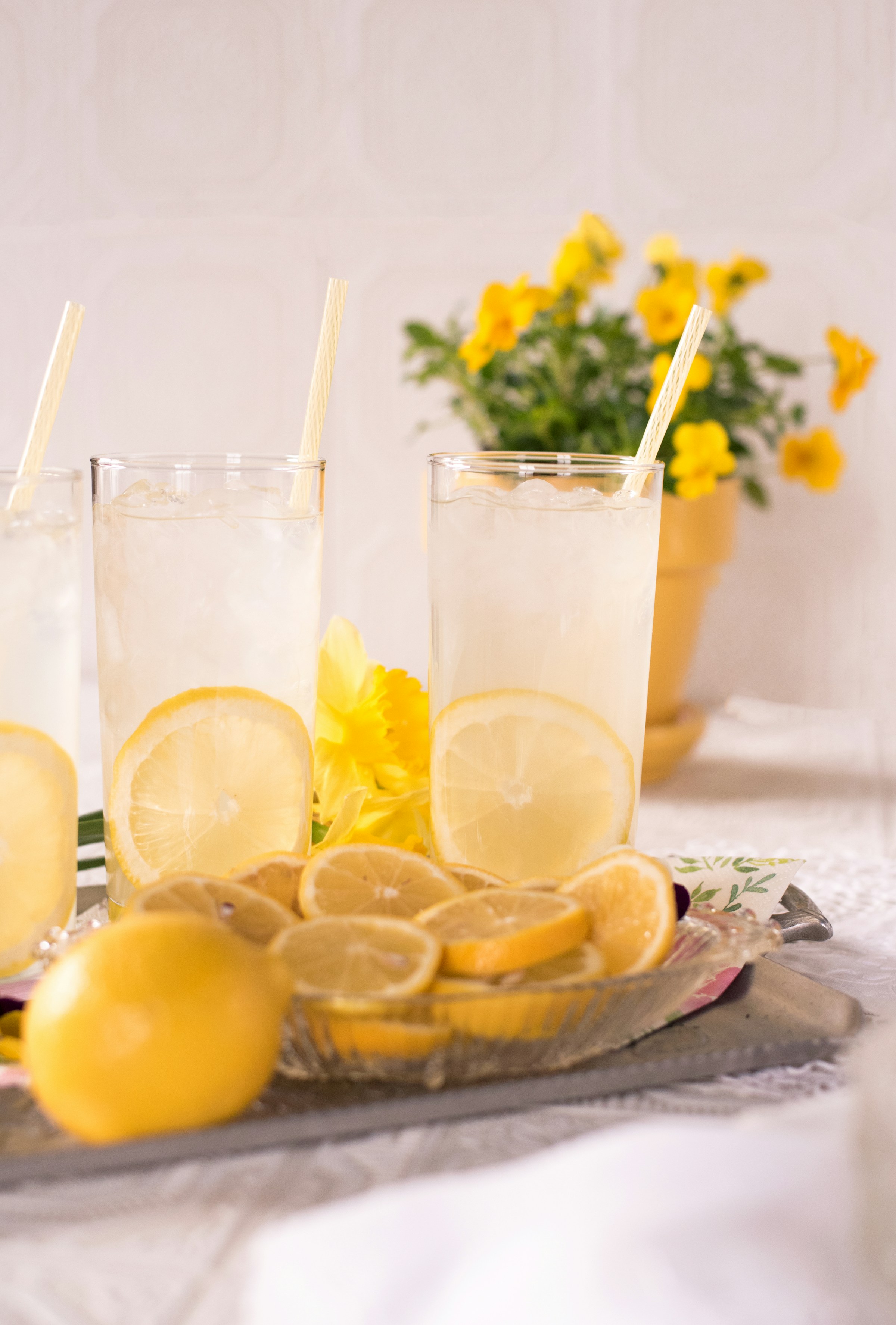 Glasses of lemonade | Source: Unsplash