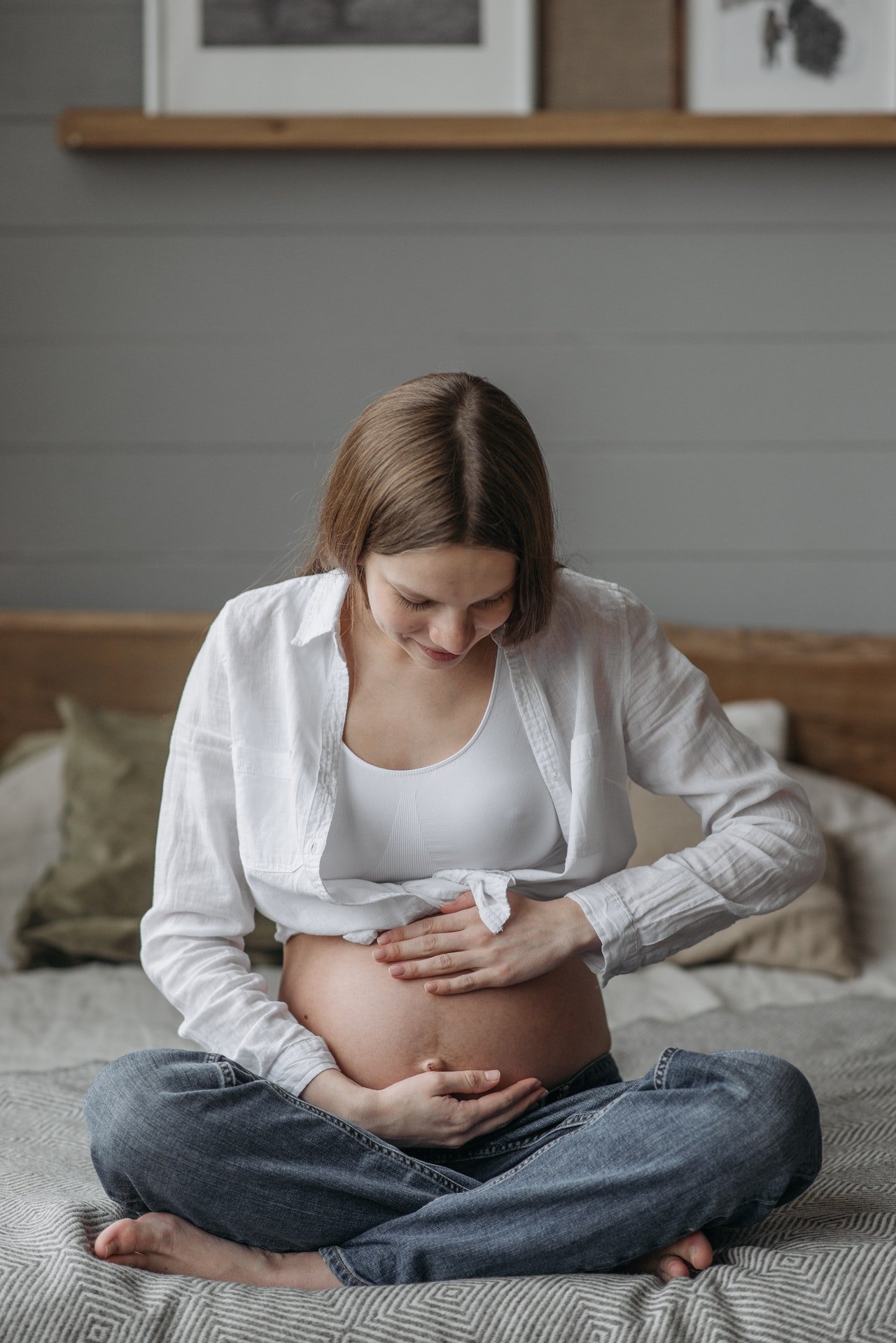 Mujer joven embarazada. | Foto: Shutterstock