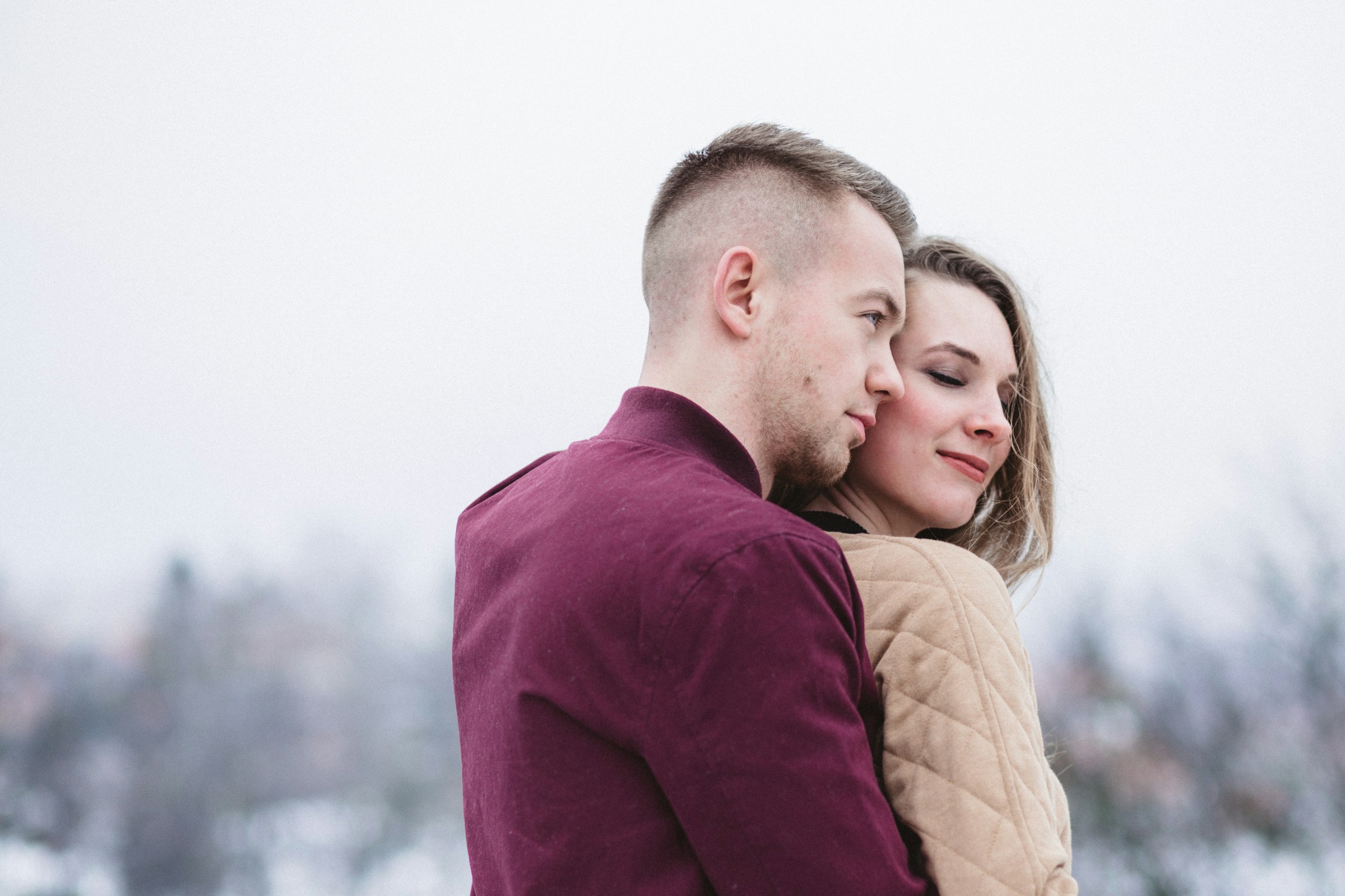 A romantic couple embracing each other | Source: Unsplash