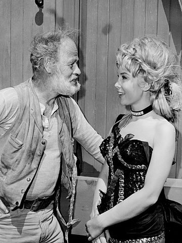 Paul Brinegar and Barbara Eden in "Rawhide" in 1964. | Source: Wikimedia Commons.