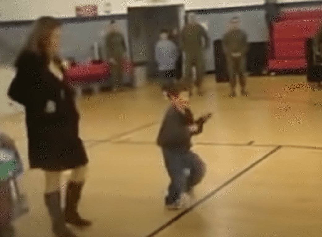 A boy with cerebral palsy learns to walk and surprises his marine father | Photo: Youtube/CNN