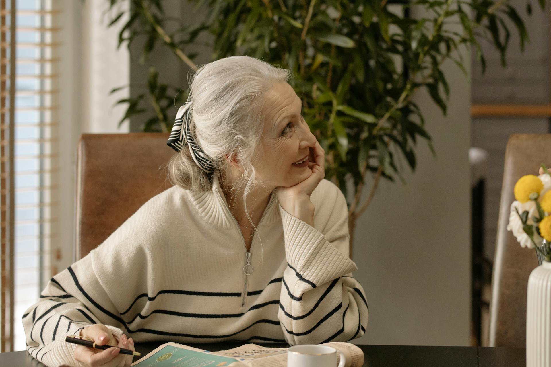 An older woman smiling | Source: Pexels