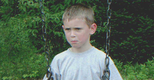 An upset looking boy | Source: Flickr