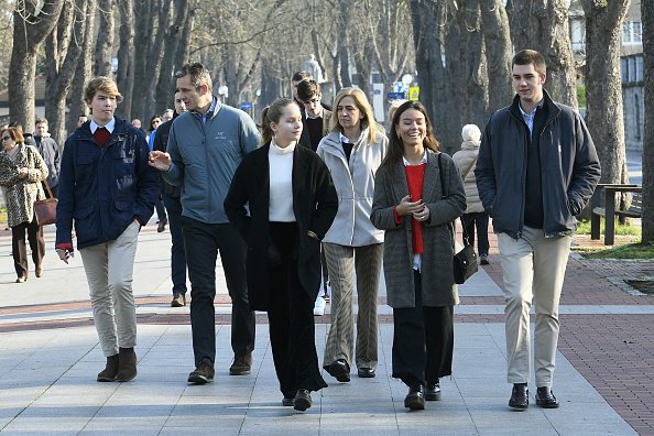 Pablo Urdangarin y familiares, el 25 de diciembre de 2019, en Vitoria-Gasteiz, España. | Foto: Getty Images