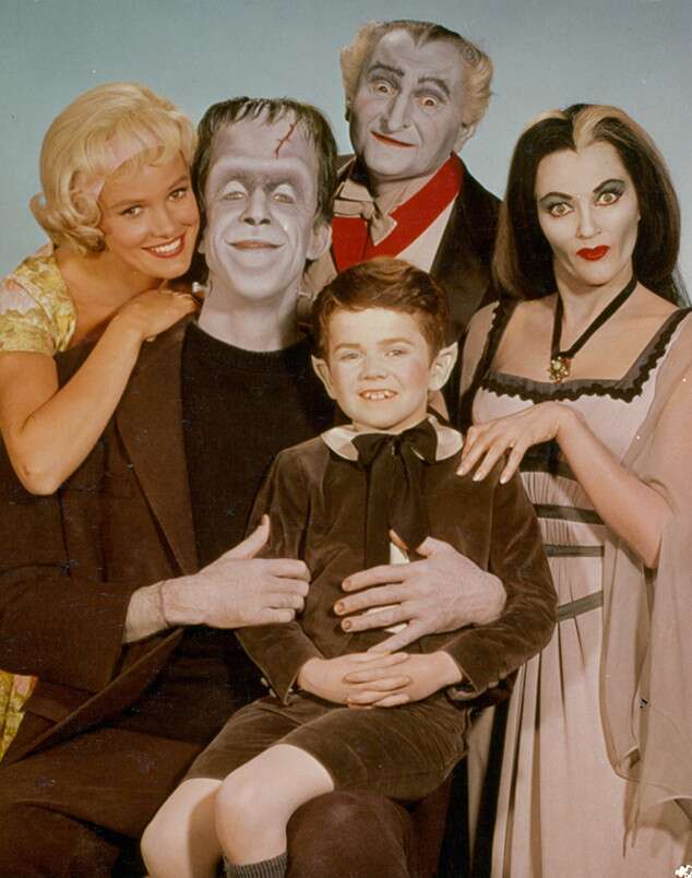 Herman Munster and other casts of "The Munsters" | Photo: Wikimedia Commons