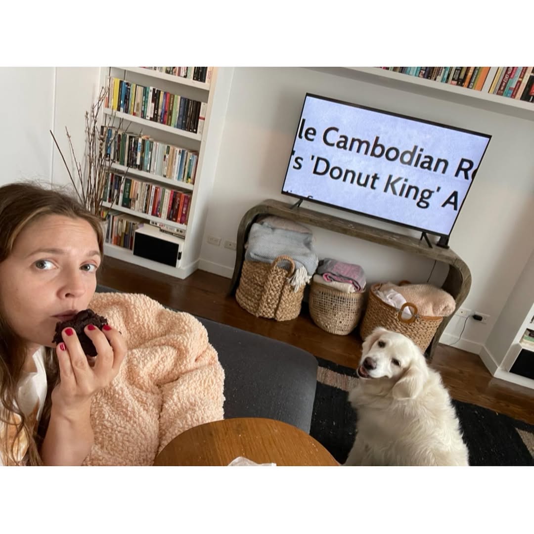 A glimpse inside Drew Barrymore's home from a post dated October 1, 2021. | Source: Instagram/drewbarrymore