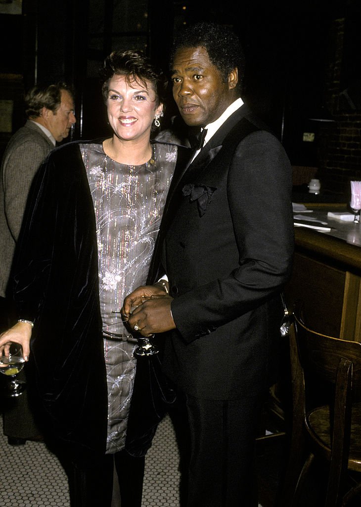 Tyne Daly and Georg Stanford Brown at the Actor's Fund Benefit at Gingerman Restaurant in New York | Photo: Getty Images
