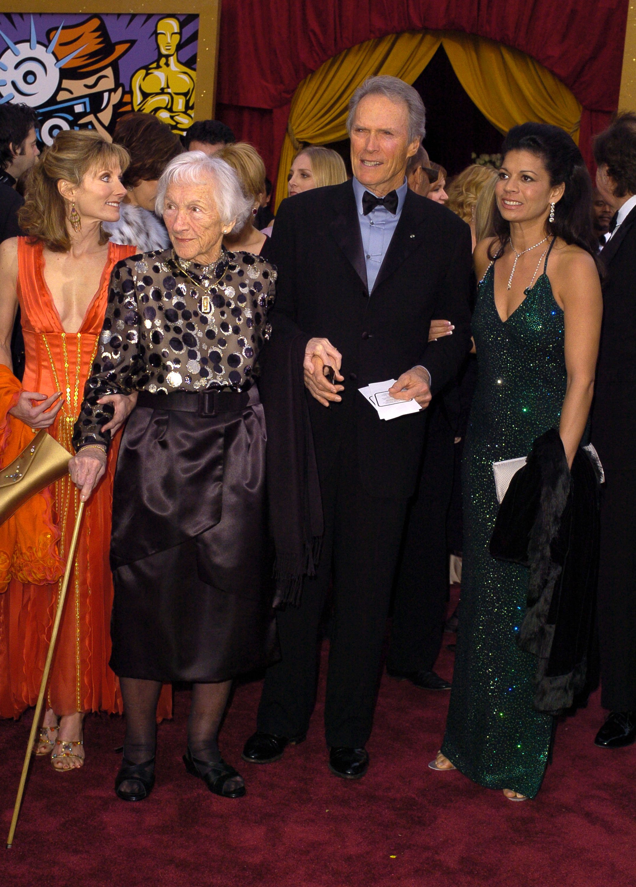 Clint Eastwood with his ex-wife Dina, his mother Ruth, and daughter Laurie Murray in Hollywood in 2004. | Source: Getty Images 