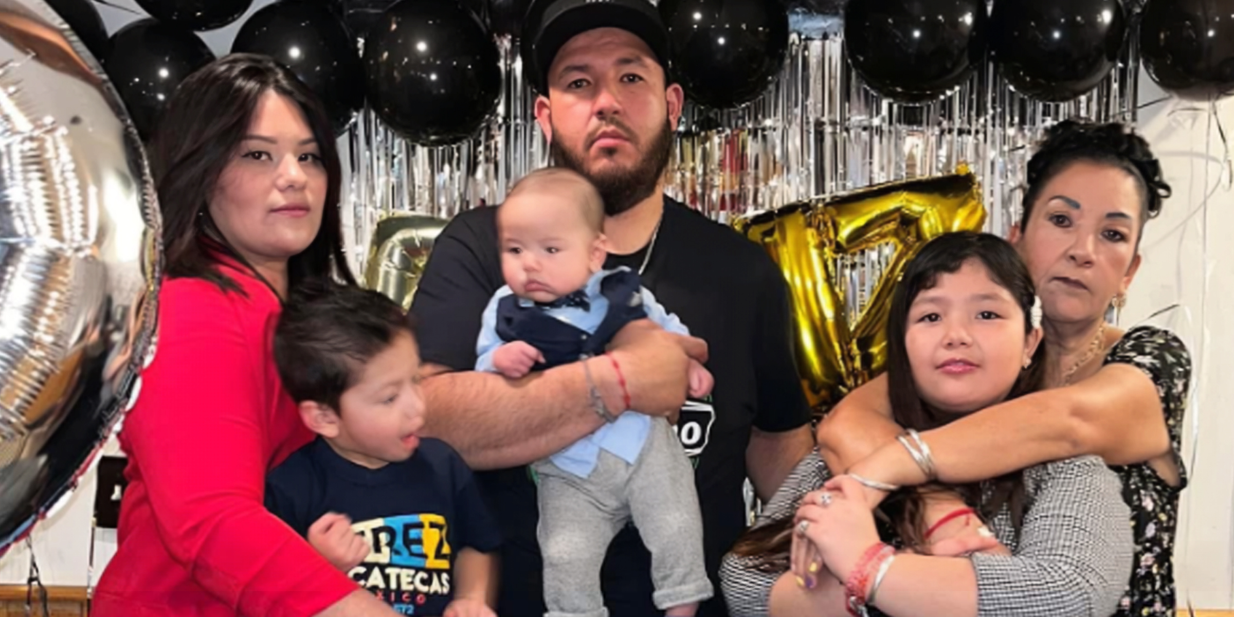 Maria and Manue Cabral-Banuelos with their family | Source: gofundme