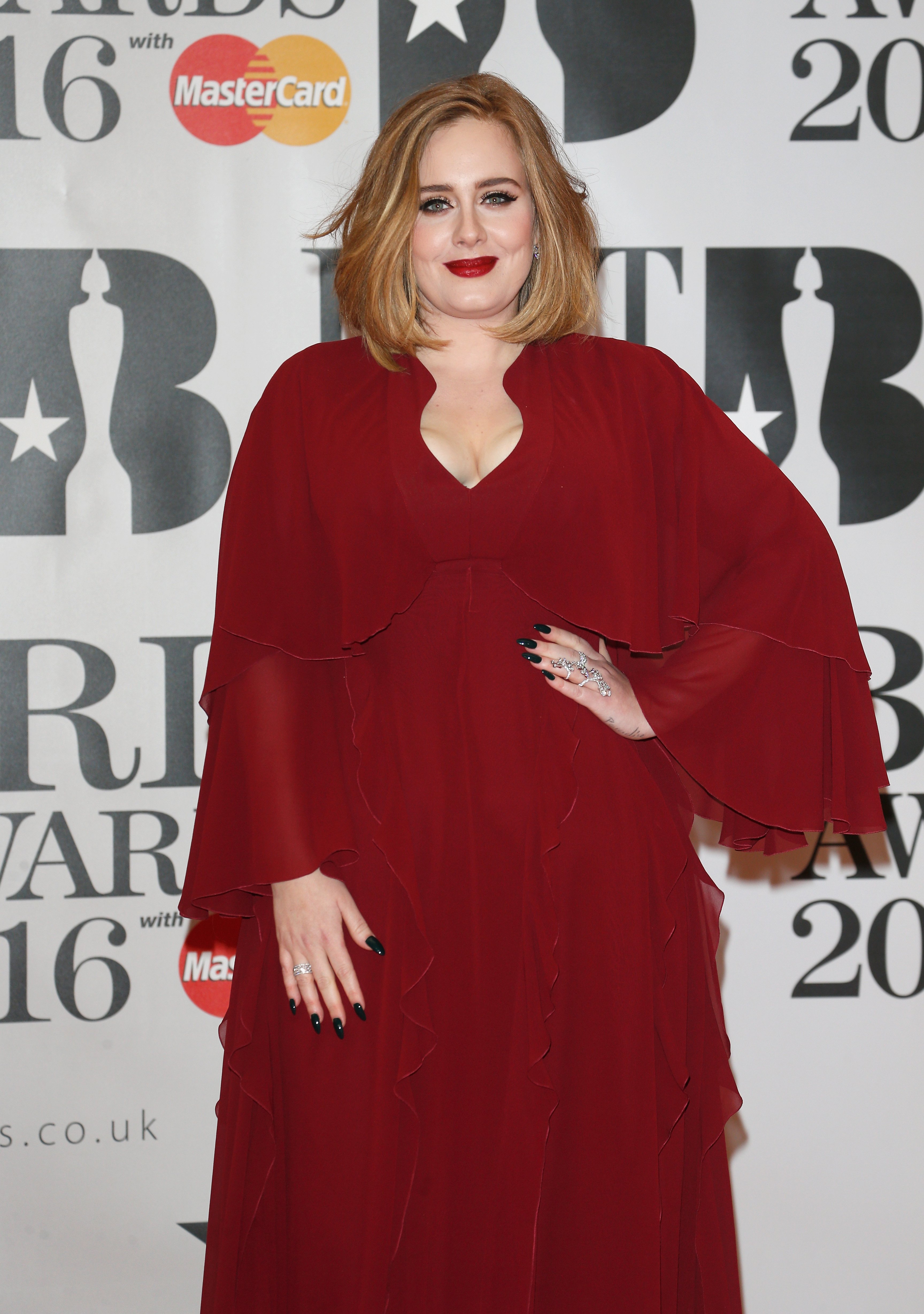 Adele at the red carpet of the BRIT Awards 2016 on February 24, 2016 in London, England | Photo: Getty Images