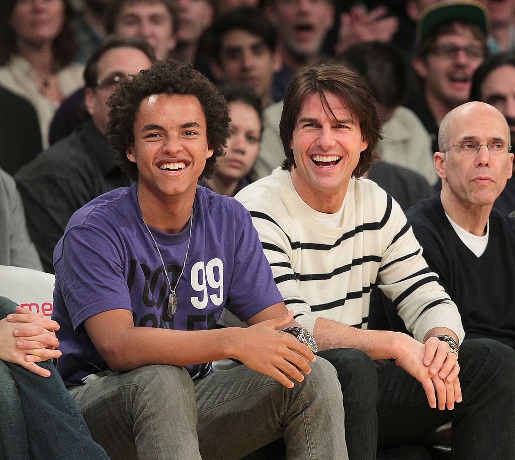Connor and Tom Cruise with Jeffrey Katzenberg at a basketball game on March 27, 2011, in Los Angeles, California. | Source: Getty Images