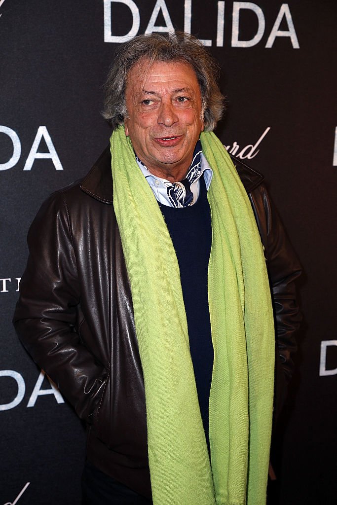 Hervé Vilard assiste à la première de "Dalida" à l'Olympia le 30 novembre 2016 à Paris, France. | Photo : Getty Images