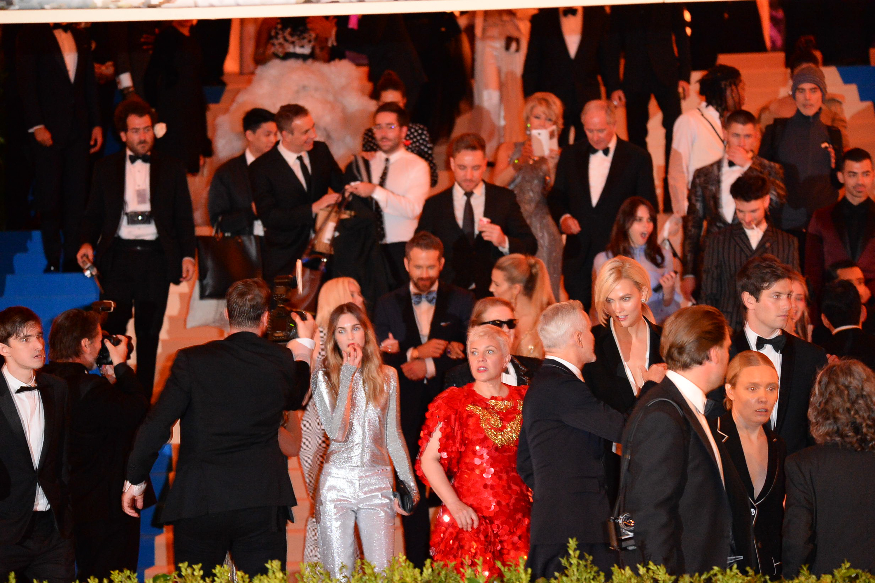 A view of guests exiting the Met Gala on May 1, 2017, in New York. | Source: Getty Images