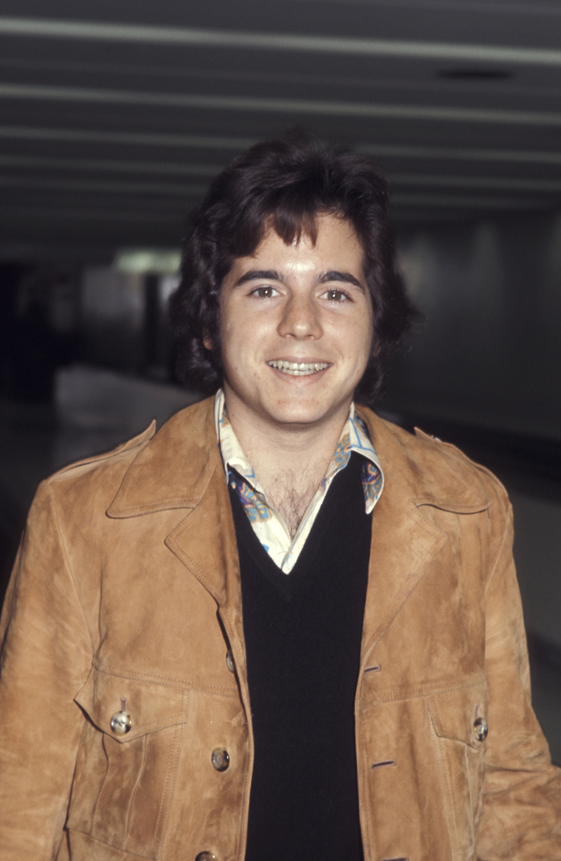 Desi Arnaz Jr. at Los Angeles International Airport on February 8, 1972 | Source: Getty Images