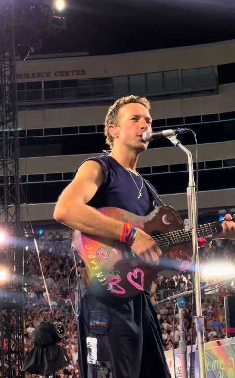 Chris Martin at the Coldplay concert, from a video post dated July 20, 2025 | Source: TikTok/jarev1