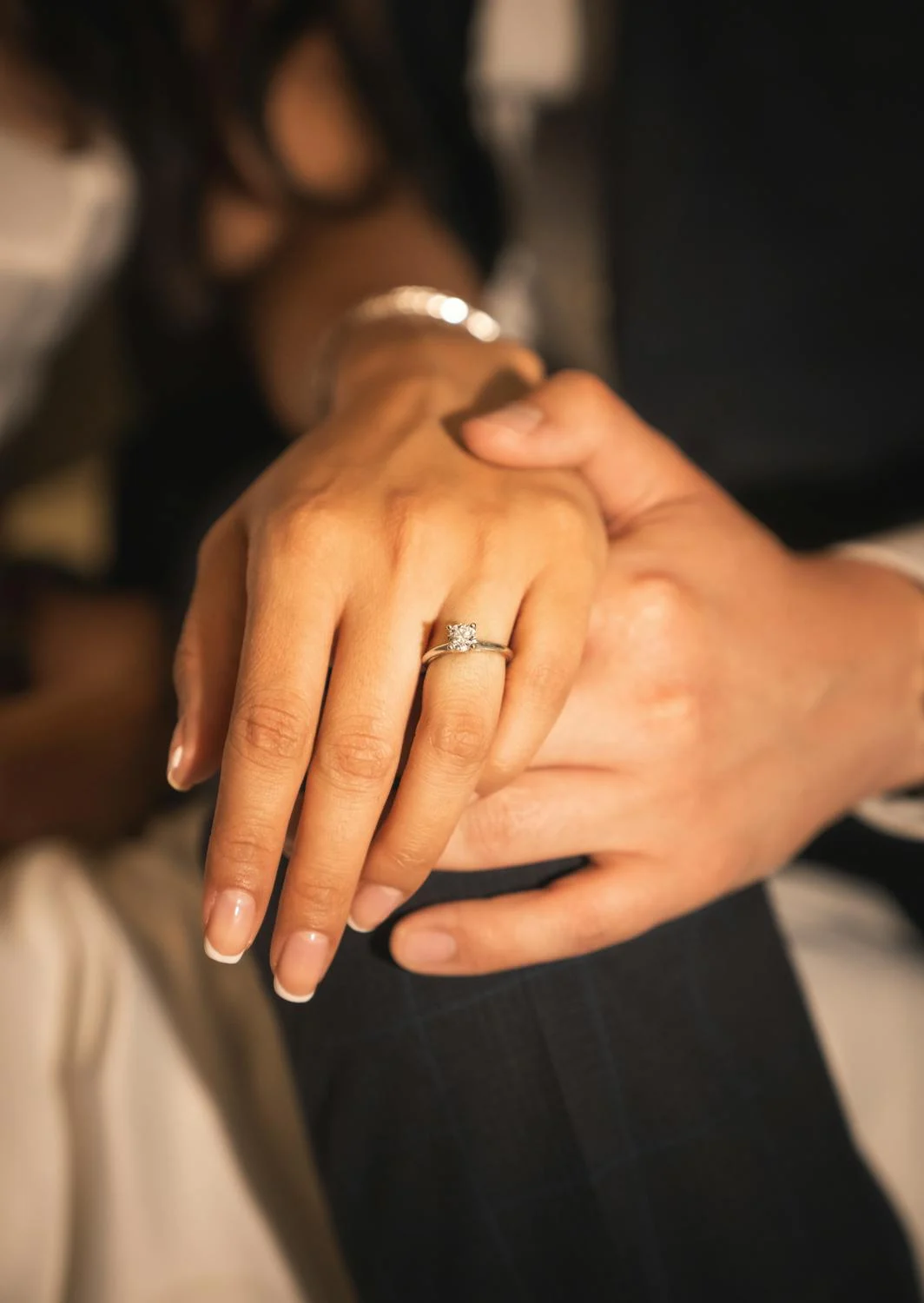 A hand with a diamond ring | Source: Pexels