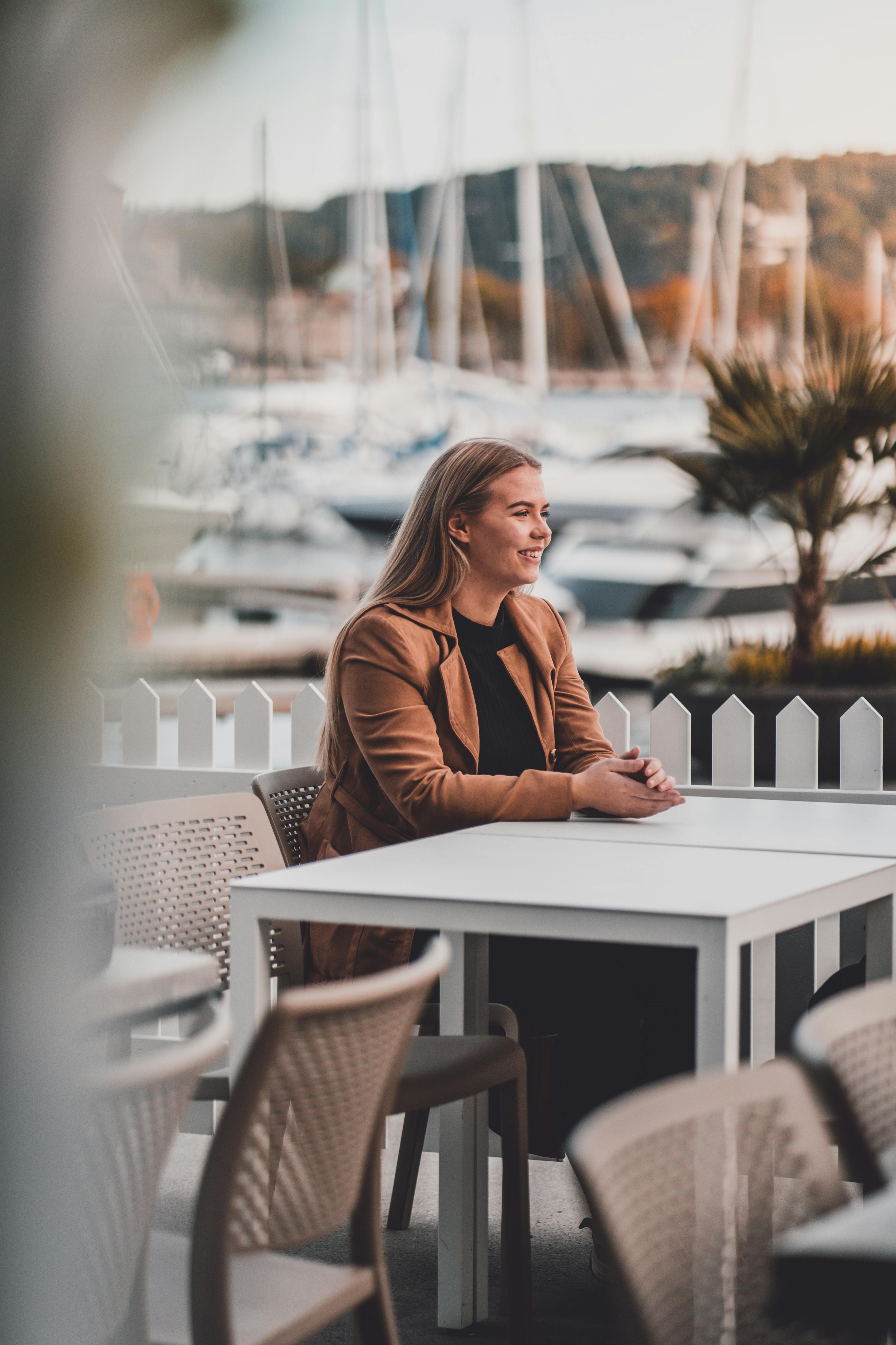 A happy woman smiling | Source: Pexels