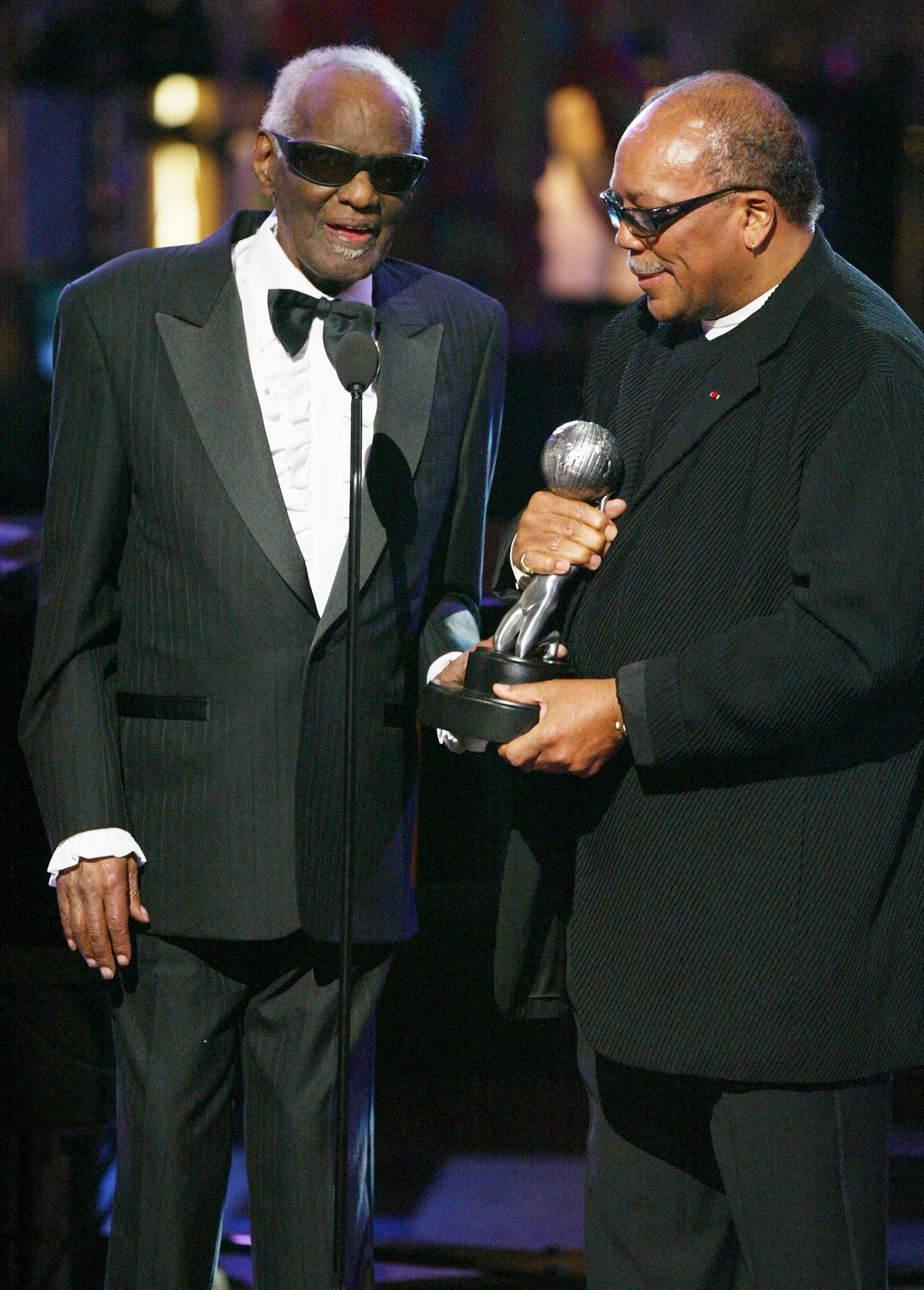 Ray Charles and producer Quincy Jones on stage at the 35th Annual NAACP Image Awards at the Universal Amphitheatre, March 6, 2004. | Source: Getty Images