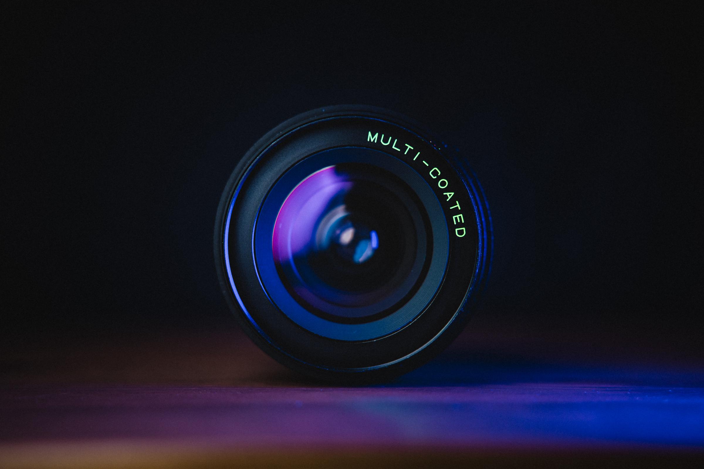 A close-up of a camera lens | Source: Freepik