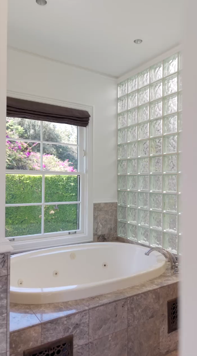 This is a tub ready for someone to relax at the end of the day. | Source: Instagram/weahomes