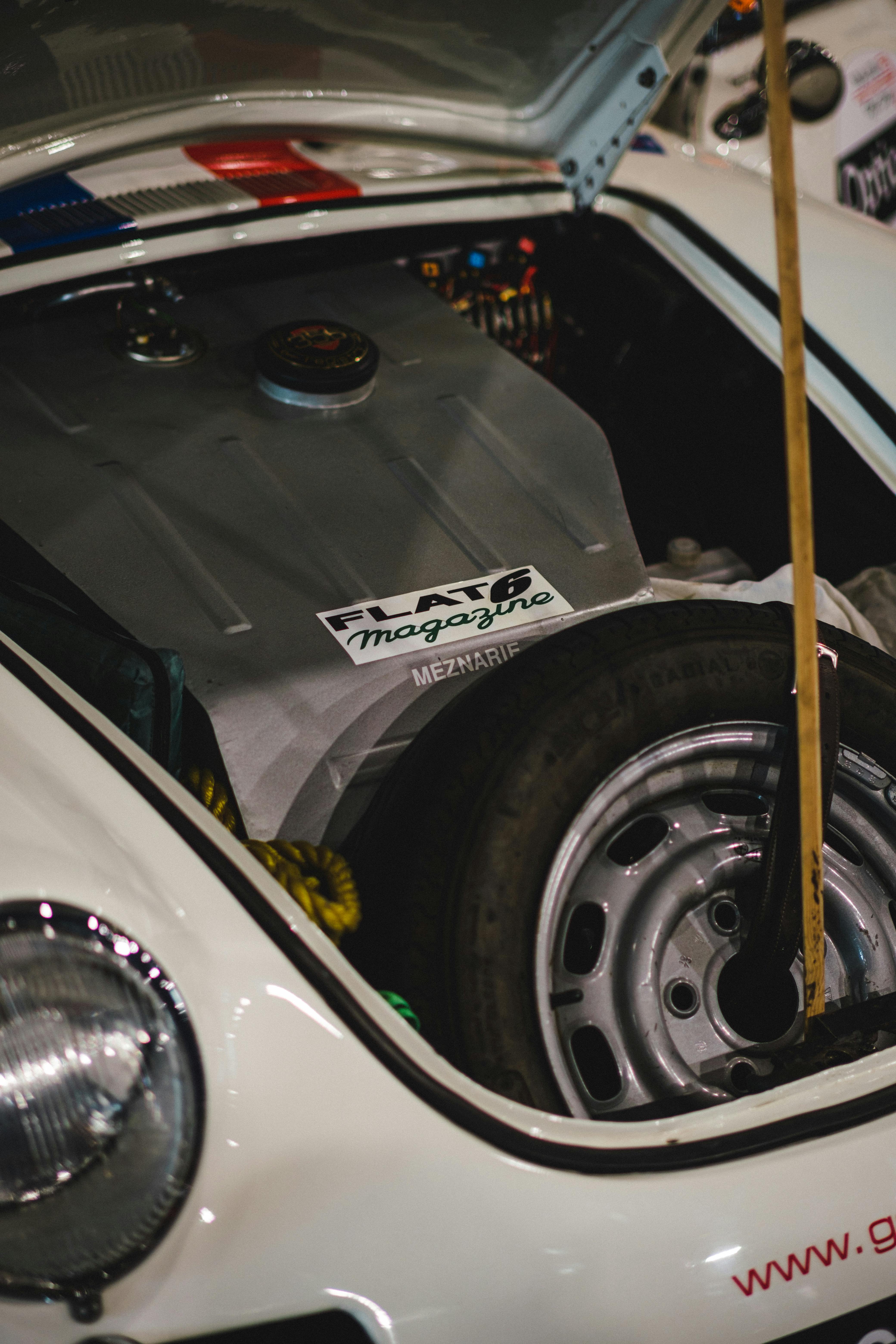 Tyre in the car trunk | Source: Pexels