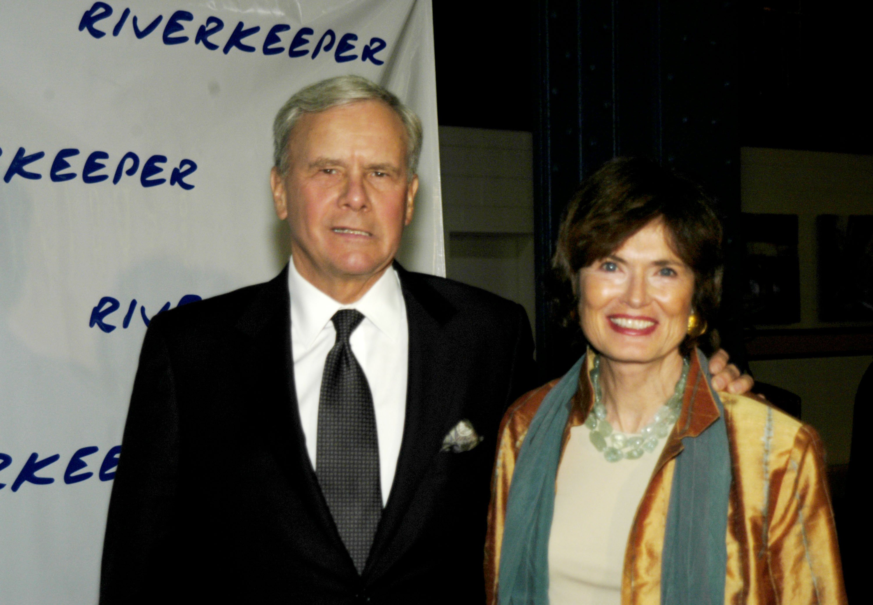 Tom Brokaw and wife Meredith Lynn Auld during The 2004 Riverkeeper Benefit Dinner at Chelsea Piers, Pier 60 in New York City, New York | Source: Getty Images