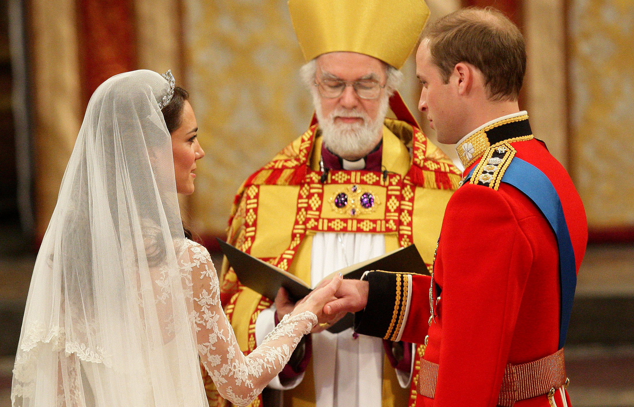 Catherine Middleton and Prince William are married by the Archbishop of Canterbury at Westminster Abbey in London, England, on April 29, 2011 | Source: Getty Images