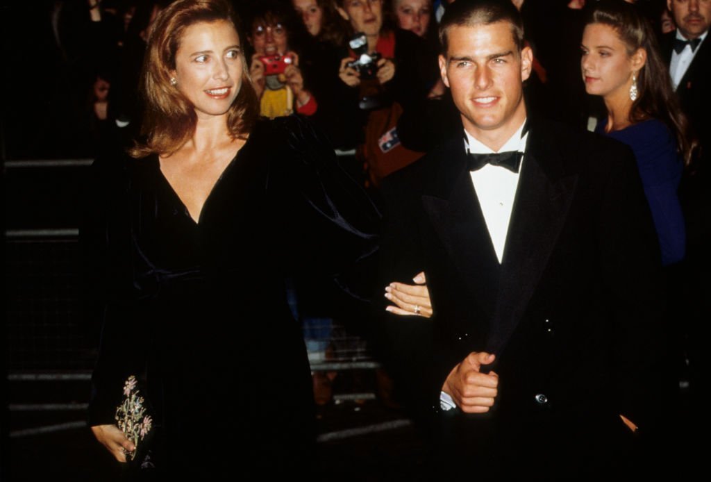 Tom Cruise und seine Frau Mimi Rogers wohnen einer Premiere in London bei, die um 1989 herum stattfand. | Quelle: Getty Images