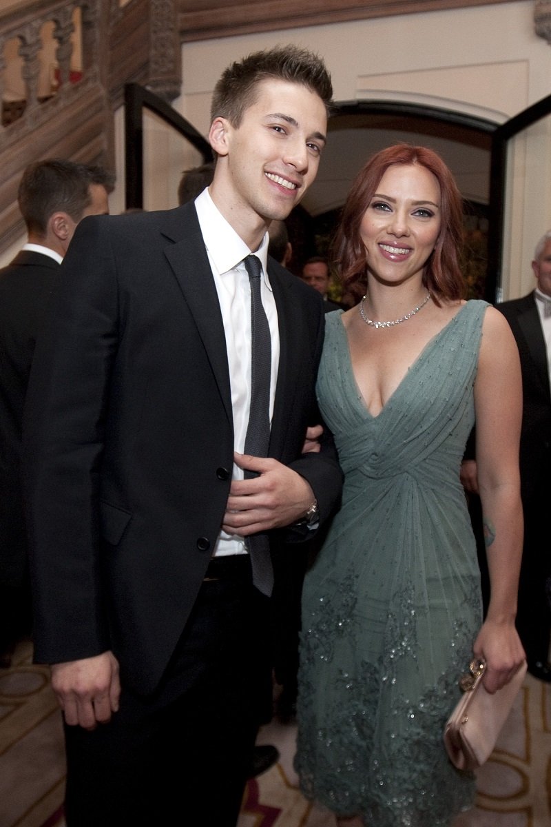 Scarlett Johansson and her twin brother Hunter Johansson in Washington, D.C., on Saturday, April 30, 2011 | Photo: Getty Images