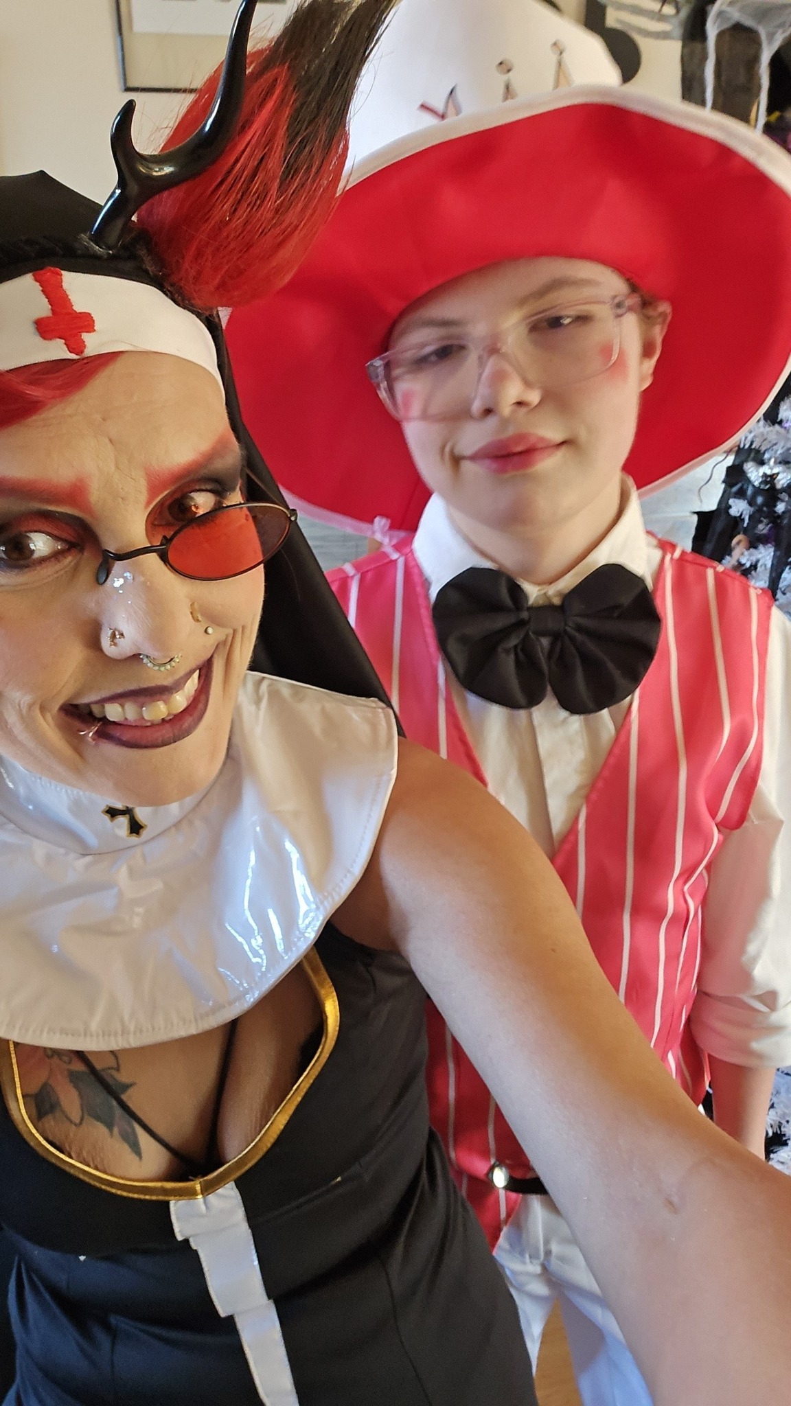 Theresa McIntosh and her son Havoc Leone taking a selfie, from a post dated November 8, 2025 | Source: Facebook/Theresa Leela