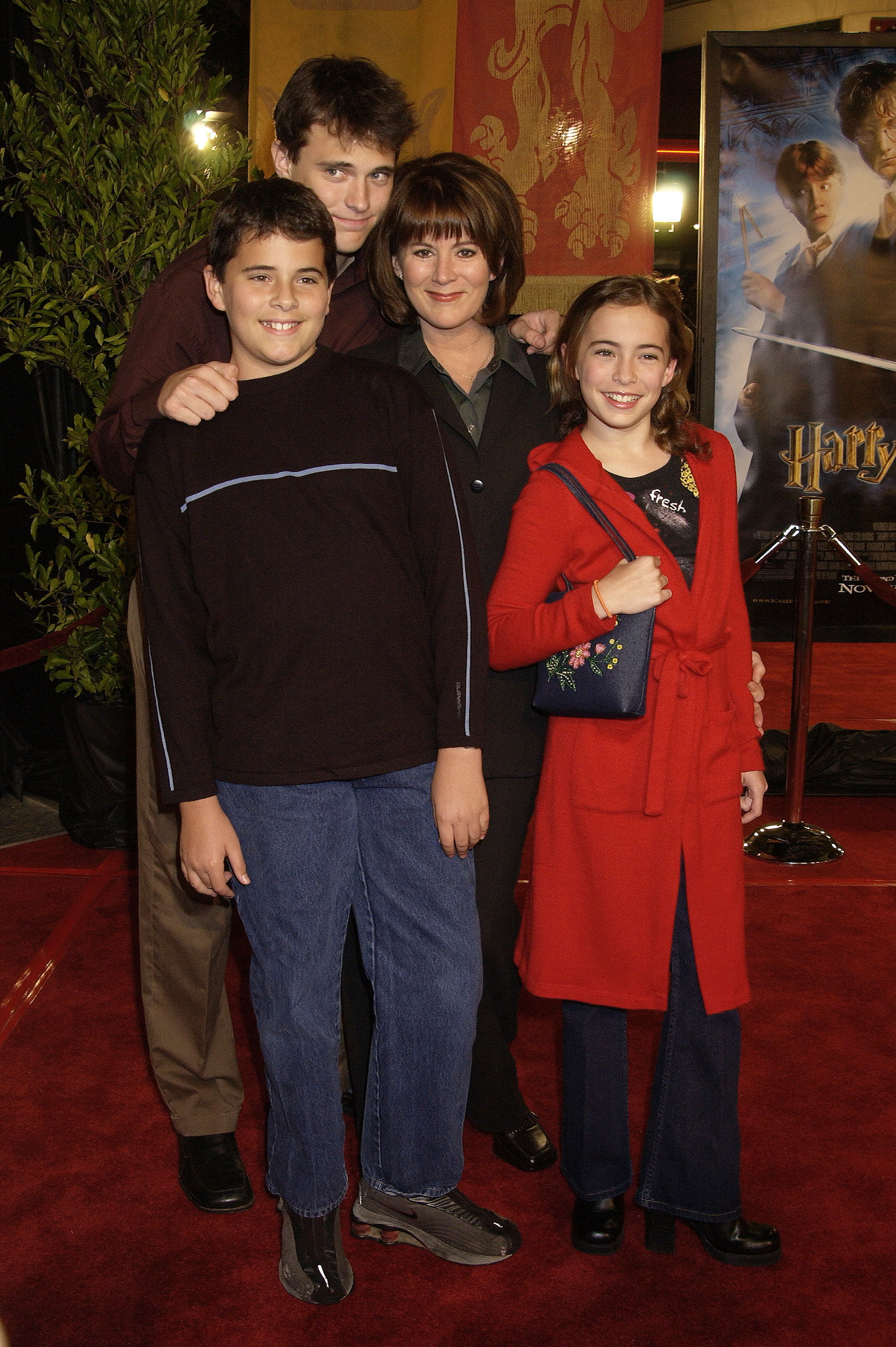 Patricia Richardson and her kids in Westwood, California, United States, 2002 | Source: Getty Images