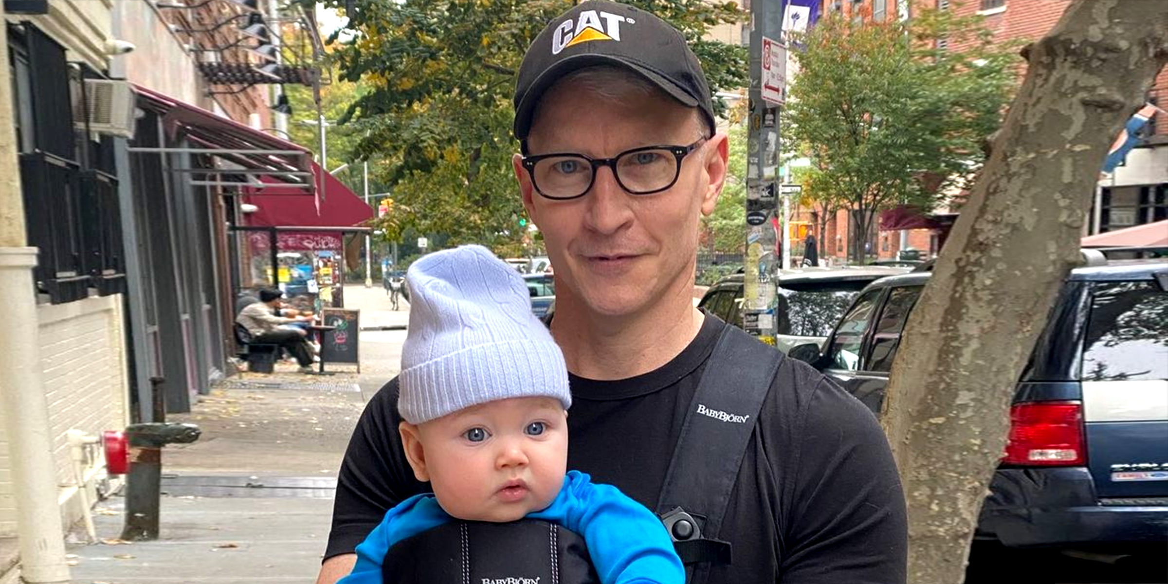 Anderson Cooper with his son Wyatt | Source: Instagram.com/andersoncooper/