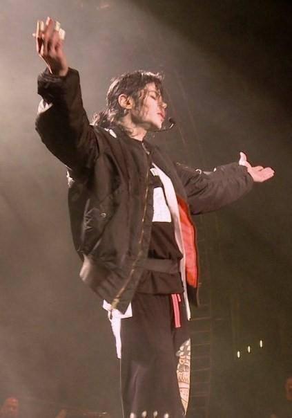 Michael Jackson pictured on June 24, 2009, just hours before his death, dated August 16, 2013 | Source: X/HistoryInPics