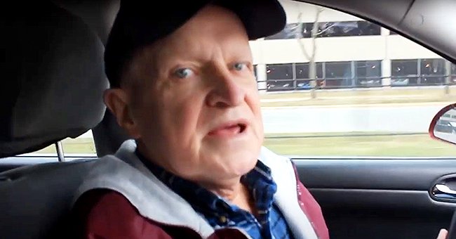 Ein älterer Mann mit Krebs wird ein Uber-Fahrer, um Geld für die Zahlung seiner Hypothek aufzubringen | Quelle: Youtube/KeepItJay