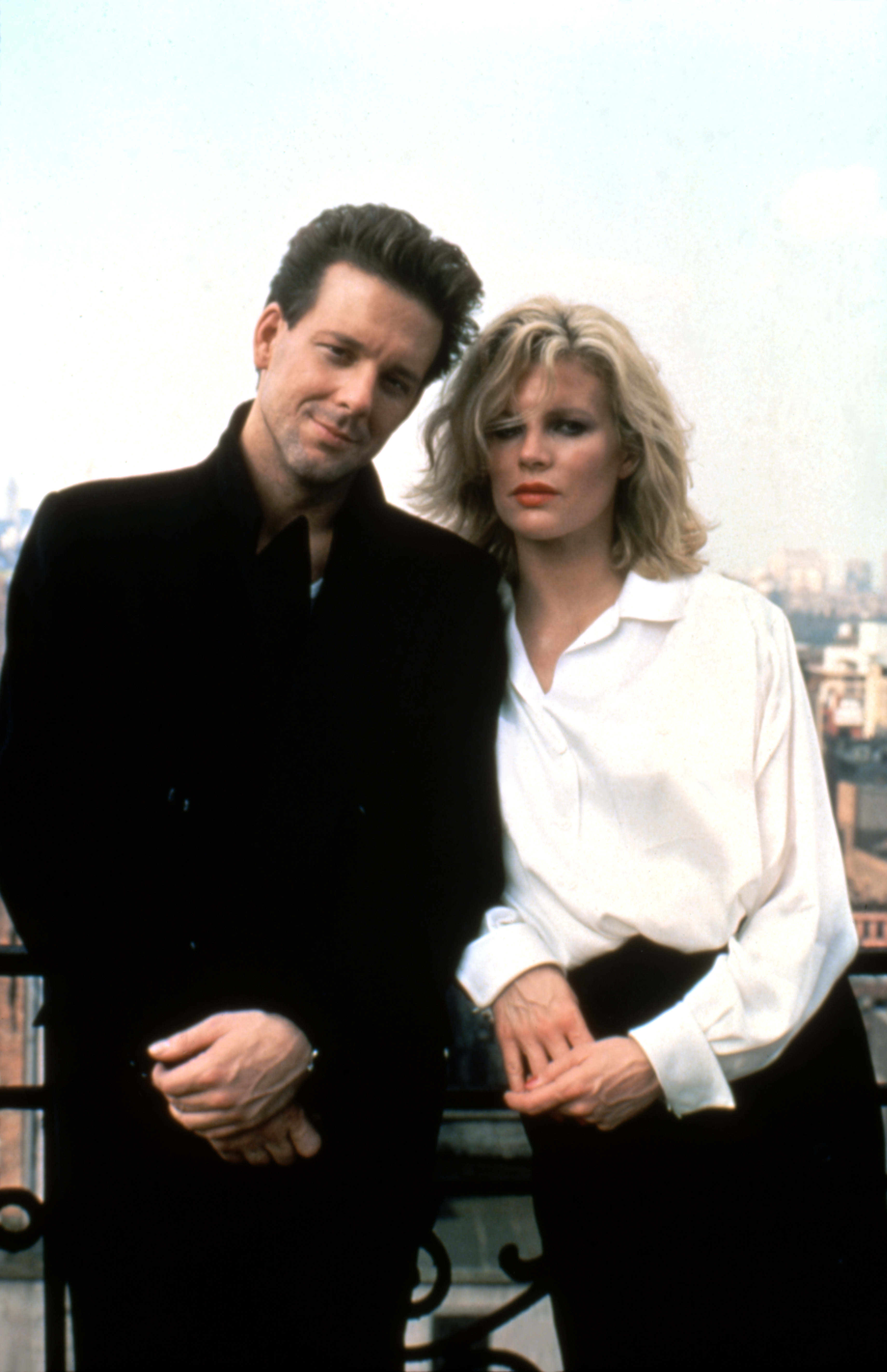 Mickey Rourke and Kim Basinger on the set of Nine 1/2 Weeks in 1986 | Source: Getty Images