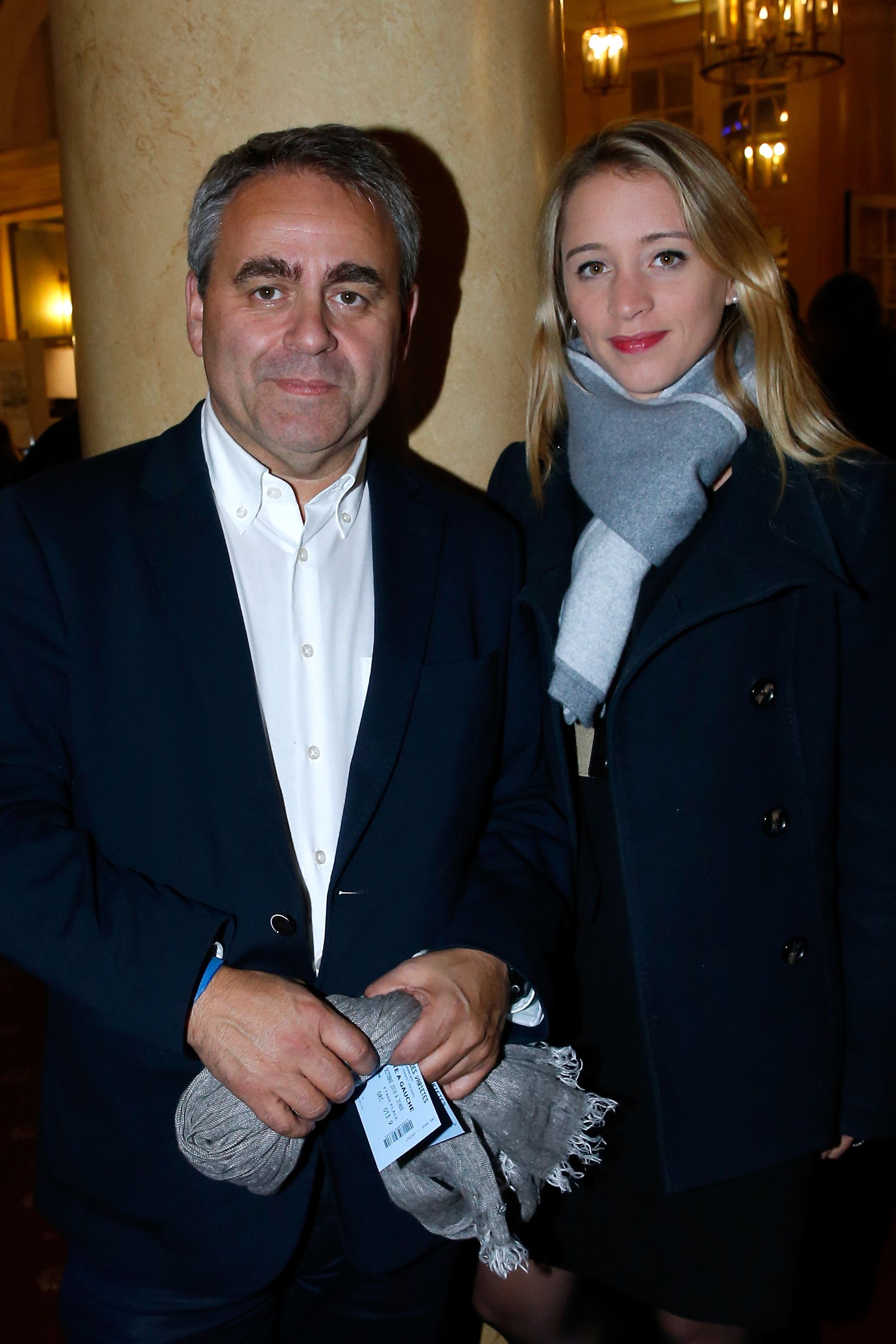 Xavier Bertrand et sa femme Vanessa Williot en 2016 à Paris. l Source : Getty Images