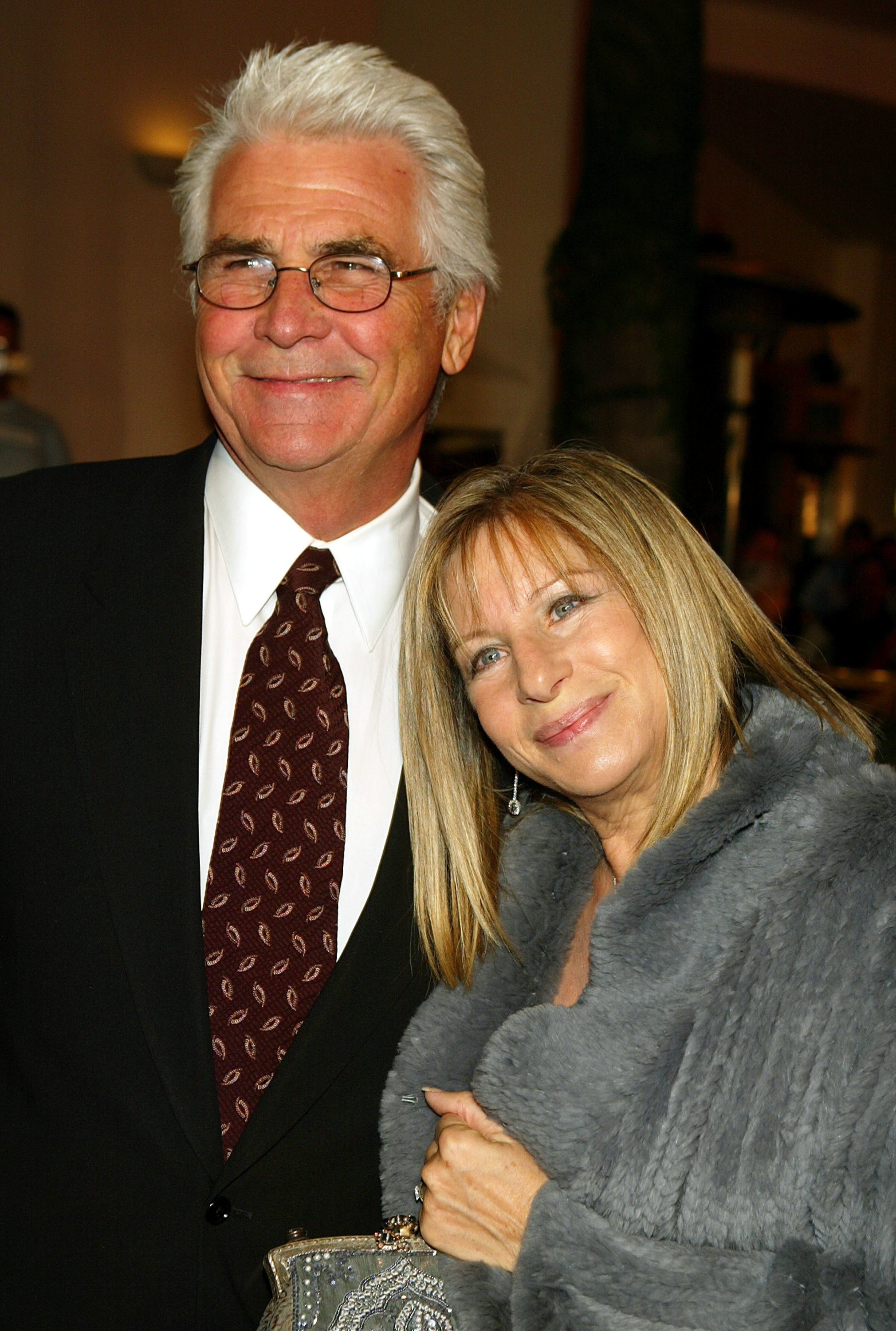 Barbra Streisand and husband James Brolin at the premiere of Universal's "Meet the Fockers" at the Universal Amphitheatre on December 16. 2004 in Los Angeles, California. | Photo: Getty Images