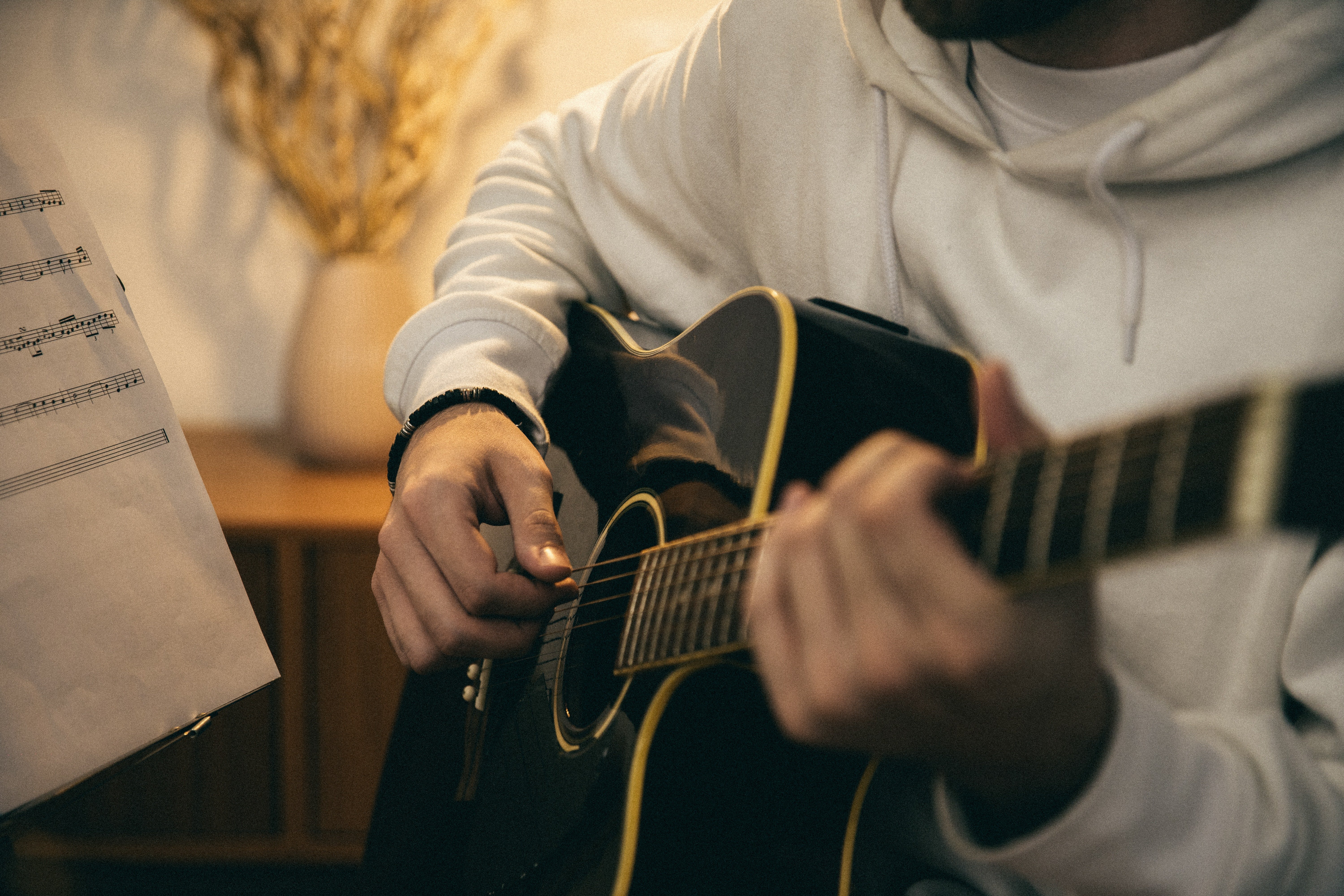 Caleb wanted to make a career out of music. | Source: Pexels