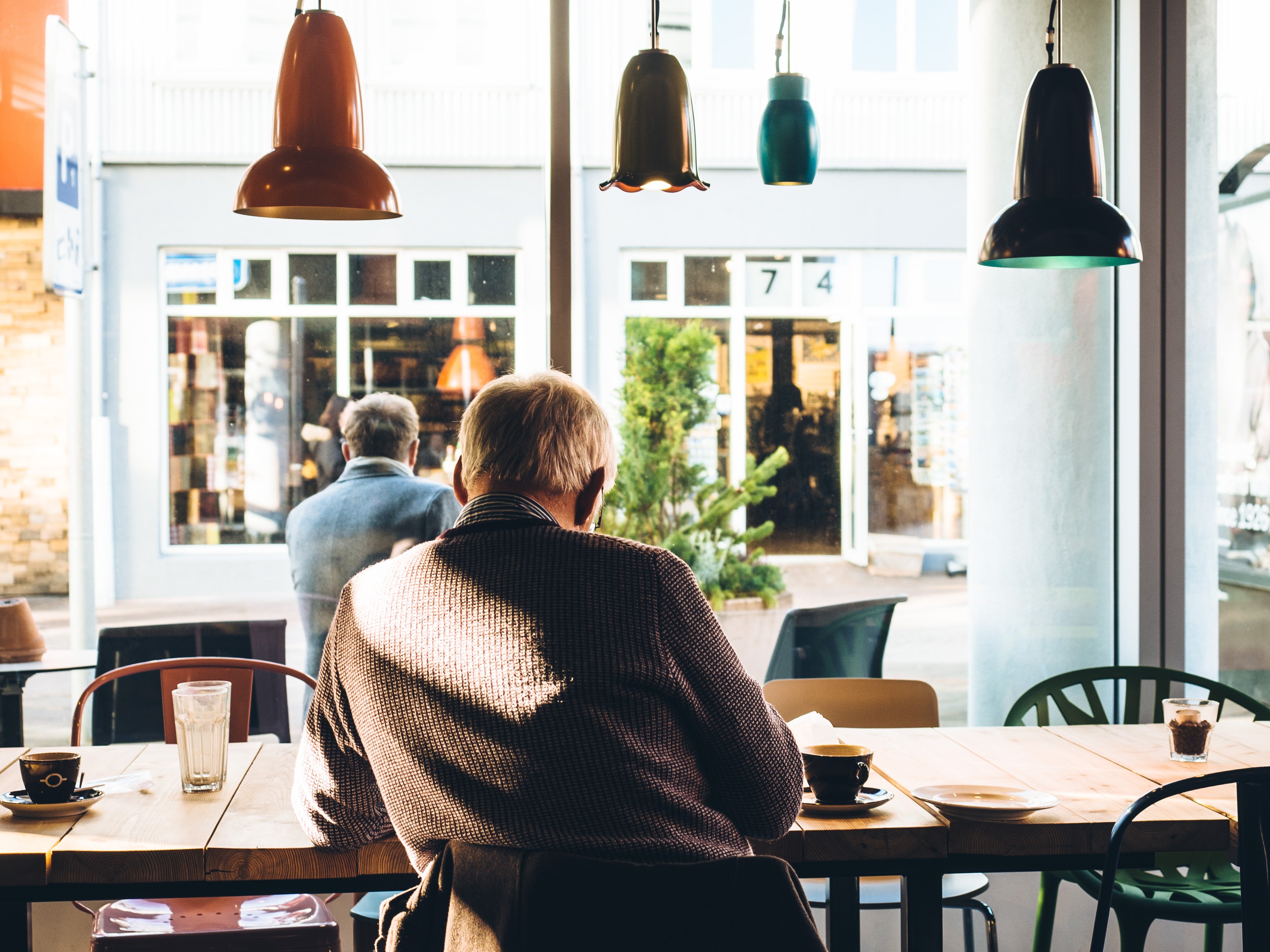 Dad looked very weak when I met him | Photo: Unsplash