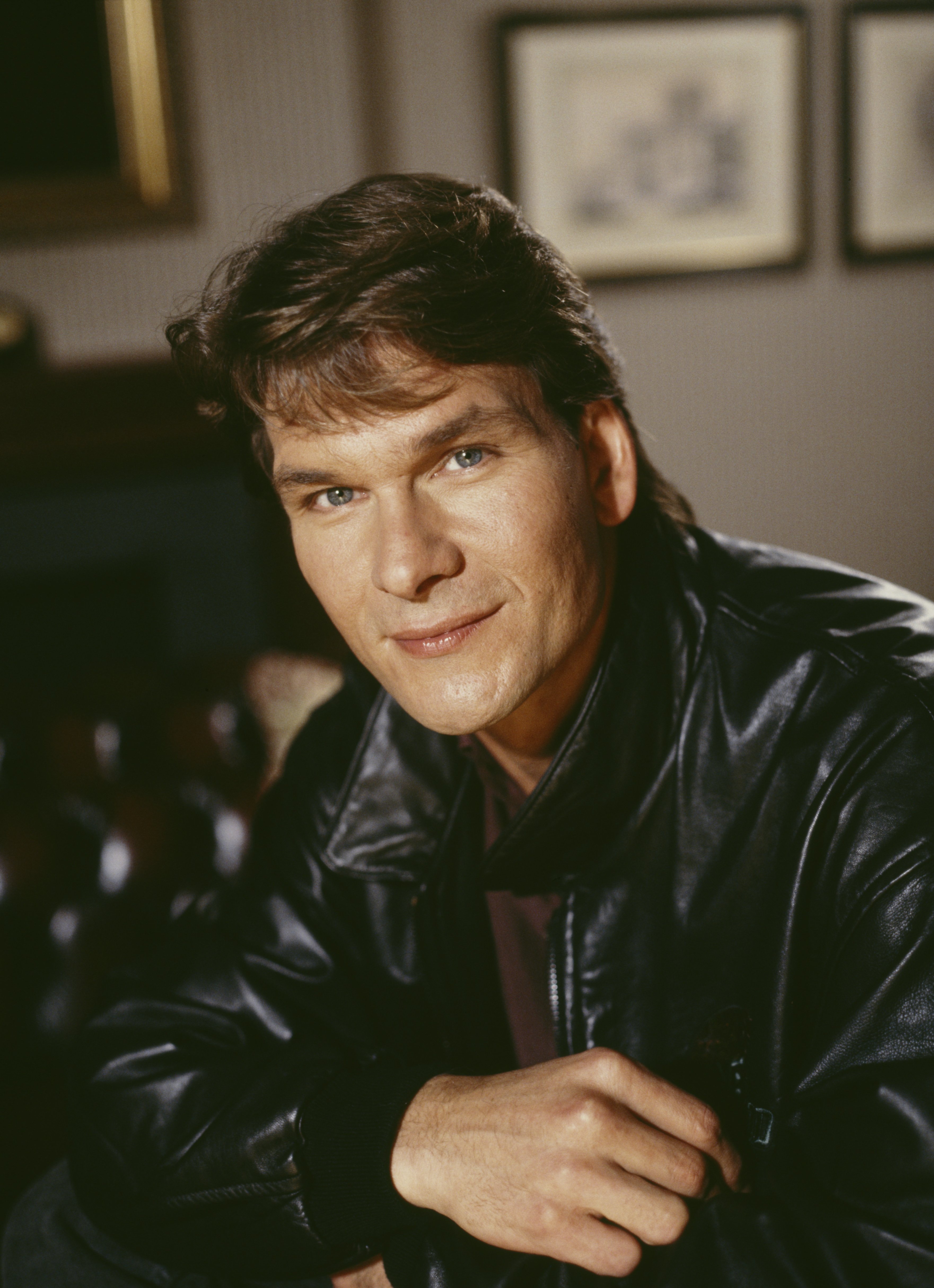 American actor Patrick Swayze (1952 - 2009), circa 1990. | Photo: Getty Images