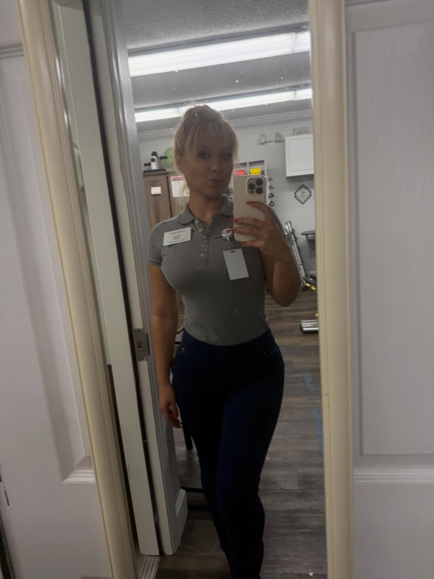 Ivanna Ortiz taking a selfie, in a post dated Feburary 20, 2026 | Source: Facebook/Ivanna Ortiz