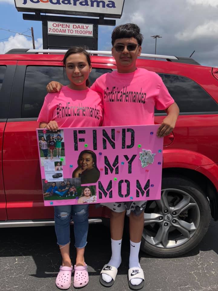 Erica Hernandez's family holding a poster in search for her | Source: Facebook/@briza.armenta.1