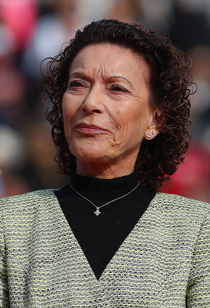Elisabeth-Anne de Massy regarde la présentation du trophée après la finale entre Roger Federer de Suisse et Stanislas Wawrinka de Suisse au cours de la huitième journée de l'ATP Monte Carlo Rolex Masters Tennis au Monte-Carlo Sporting Club le 20 avril 2014 à Monte-Carlo, Monaco. | Photo : Getty Images