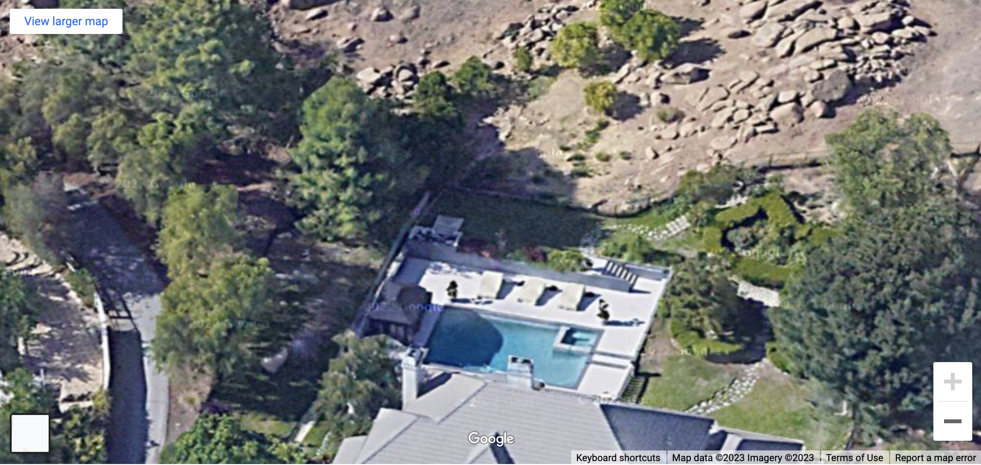 Jamie Farr's home in California. | Source: Virtual Globetrotting