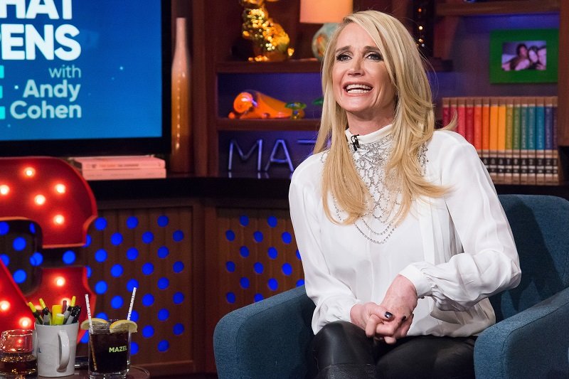 Kim Richards on "Watch What Happens Live with Andy Cohen" Season 14 in January 2017 | Photo: Getty Images