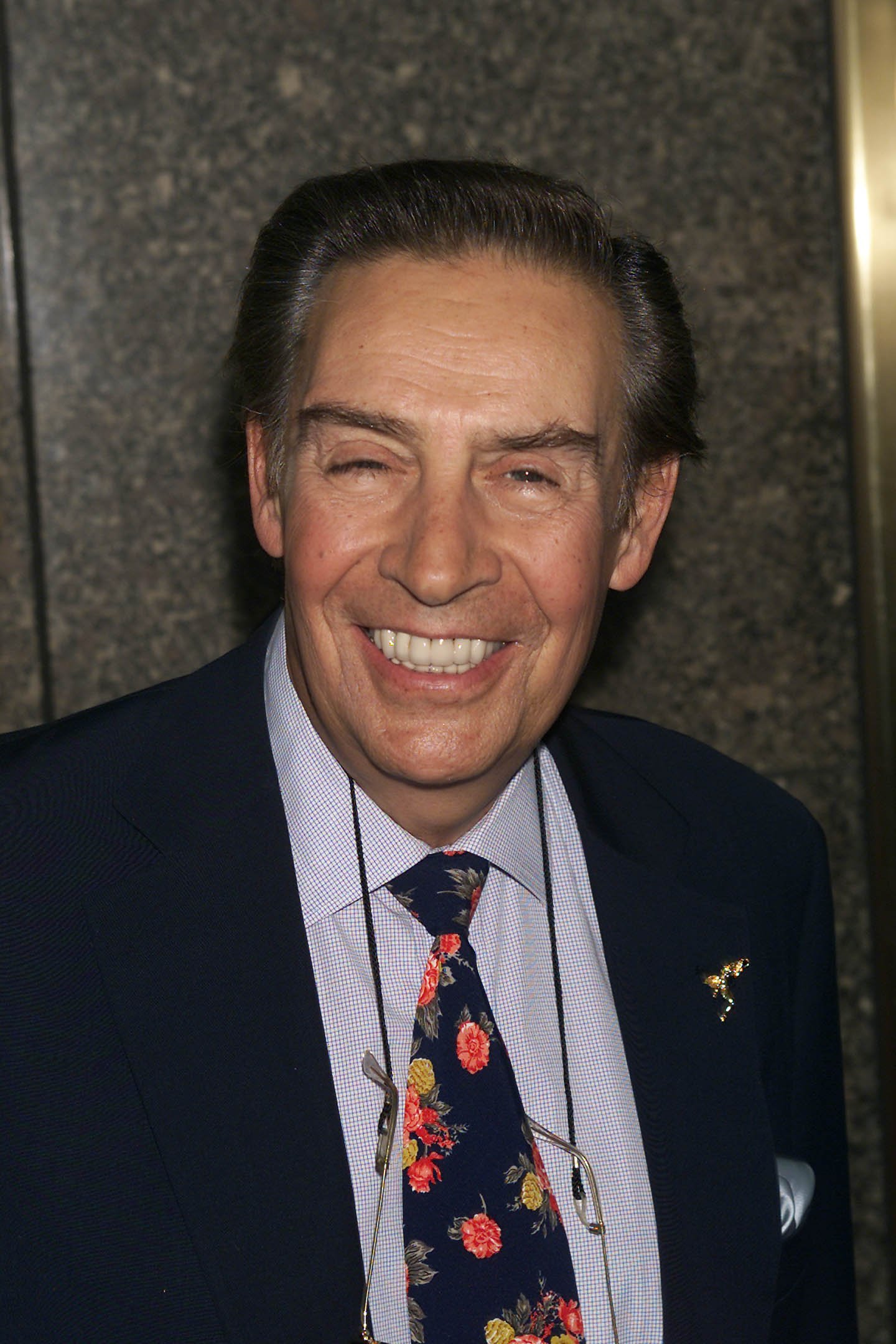 Jerry Orbach arrives at the NBC upfront at Radio City Music Hall in New York City, May 14, 2001. | Source: Getty Images.