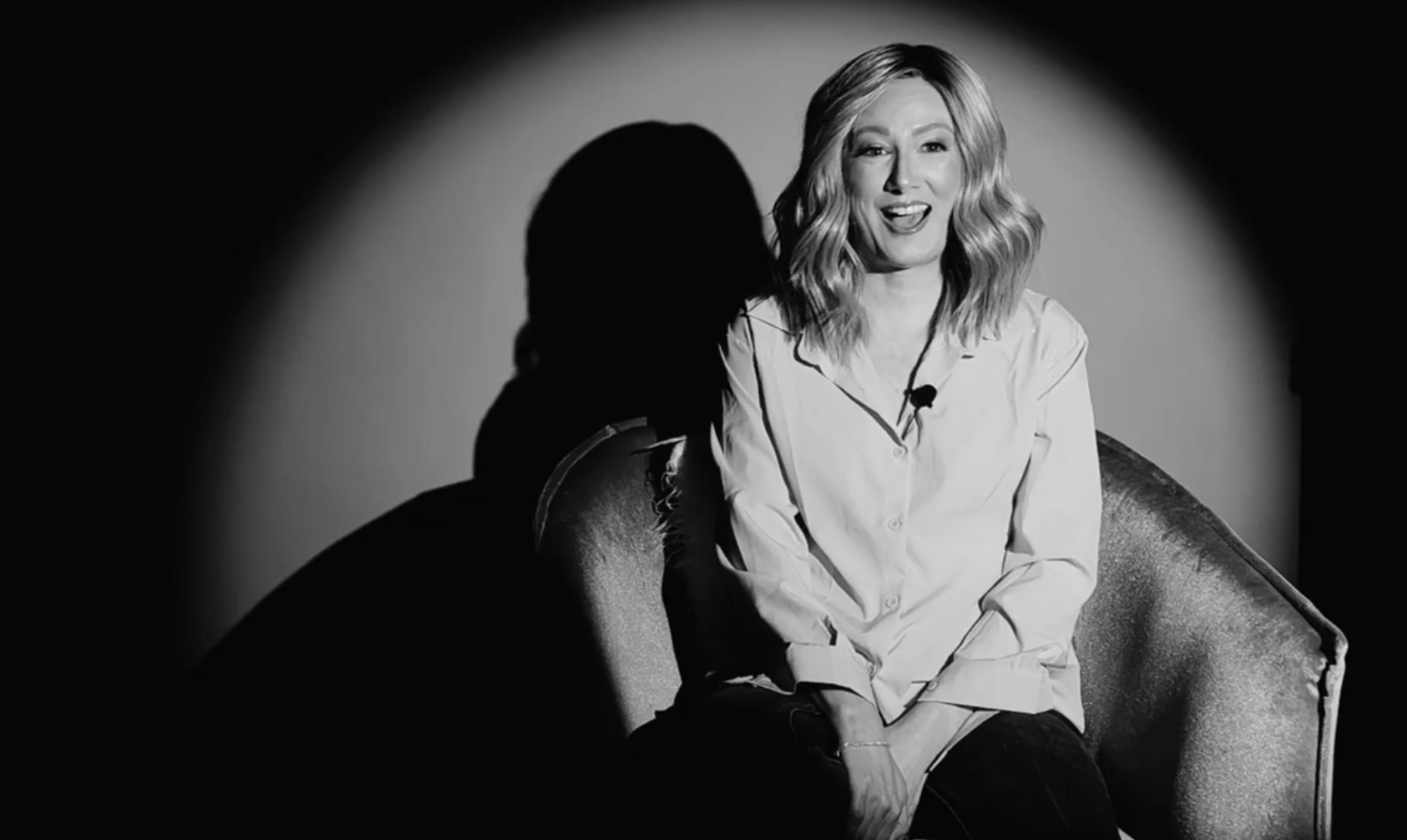 Tanya Ramsey talking about her cancer journey during an interview, dated March 29, 2024 | Source: YouTube/wigs.com